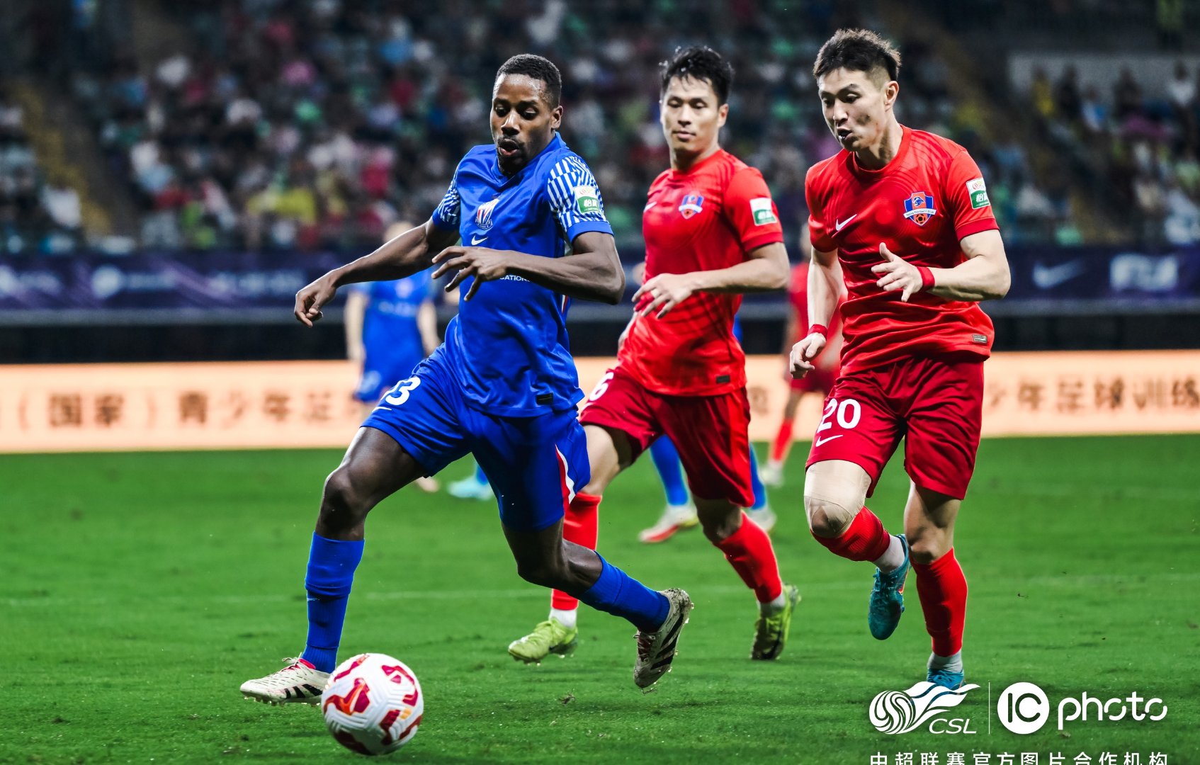 赛地聚焦：中超集结日热度飙升，浙江稠州防线松动，信心回归，团队化学反应显著