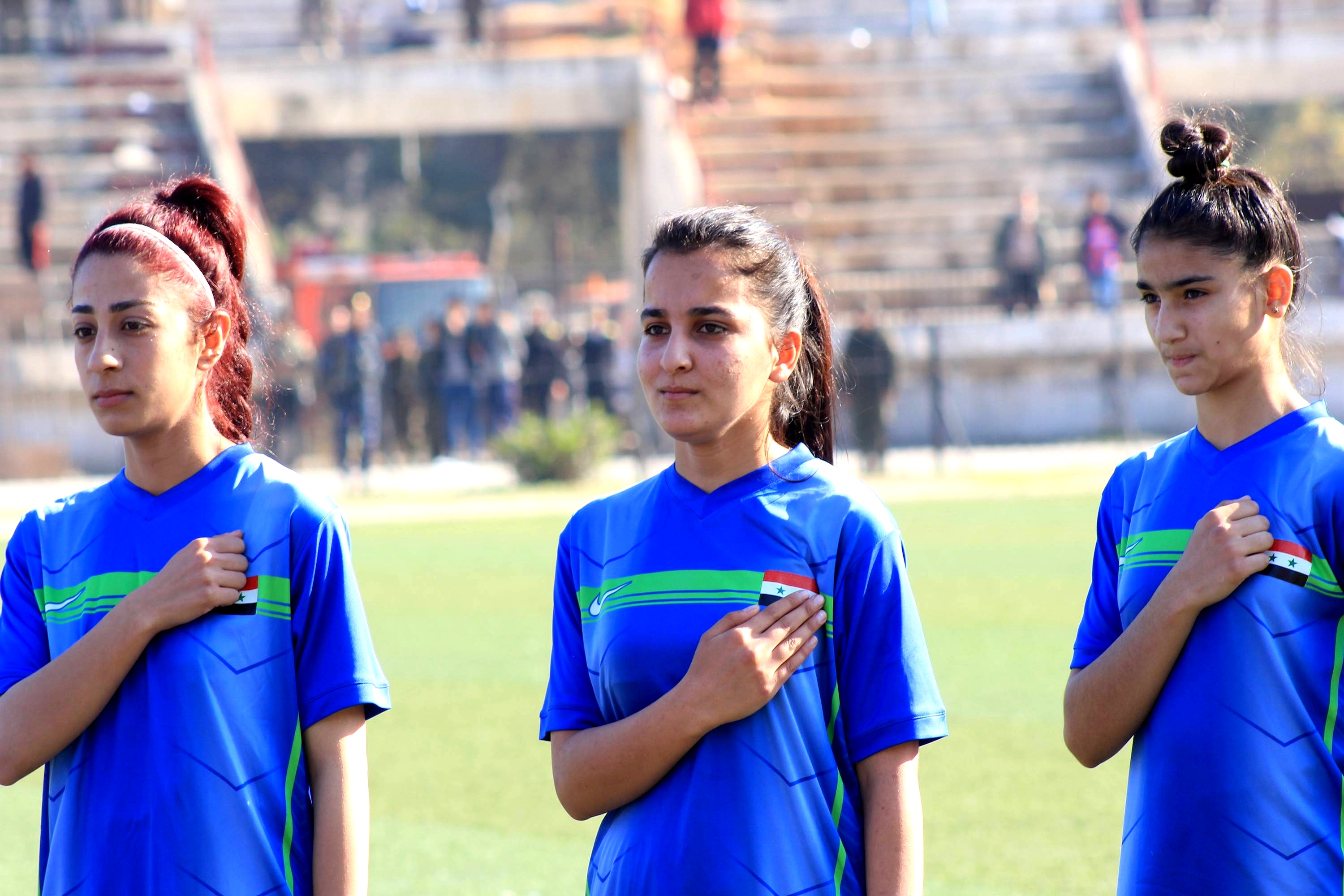 足总杯赛后走向成谜，比利亚雷亚尔绝杀压哨，赛场秩序良好，轮换策略成焦点