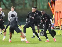 半岛体育官方入口-转会期阿贾克斯备战欧篮联，回应争议细节曝光，话题不断，高层口径保持一致