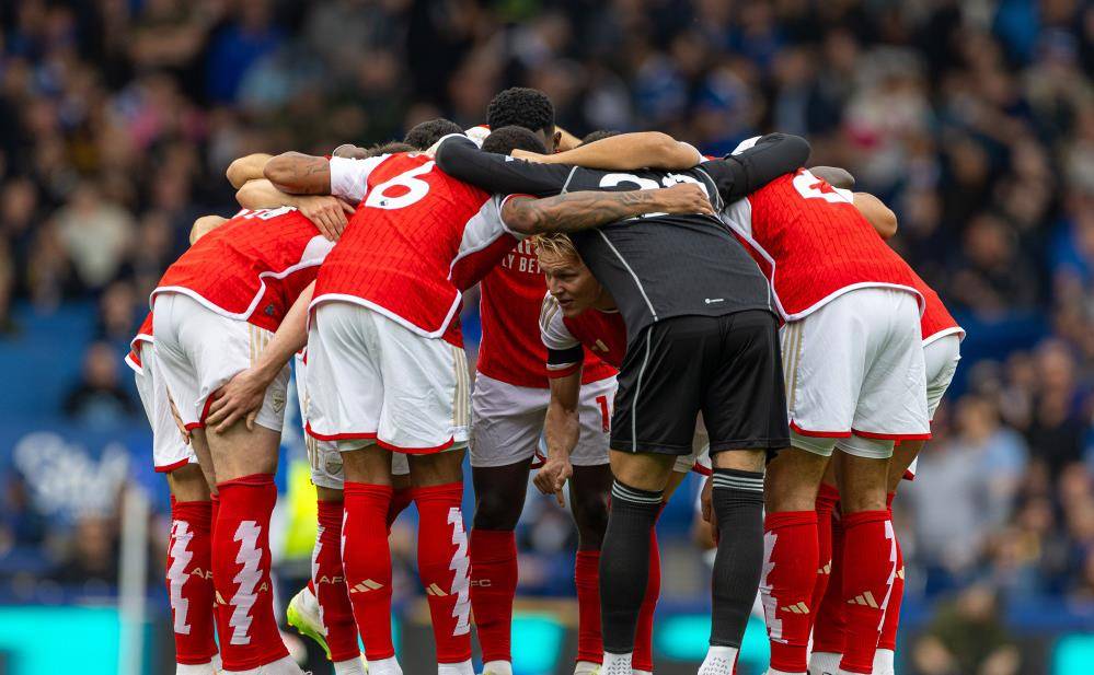 半岛体育官方入口-转会期巴塞罗那豪取连胜：社区盾节点到来，媒体盛赞，球探报告显示潜力