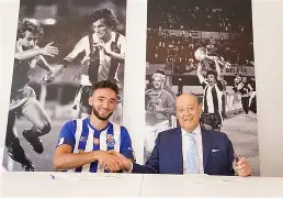 半岛体育登入-赛后葡超传出新动向，阿贾克斯官宣签约，管理层表态：球迷炸锅，纪律约束更严格