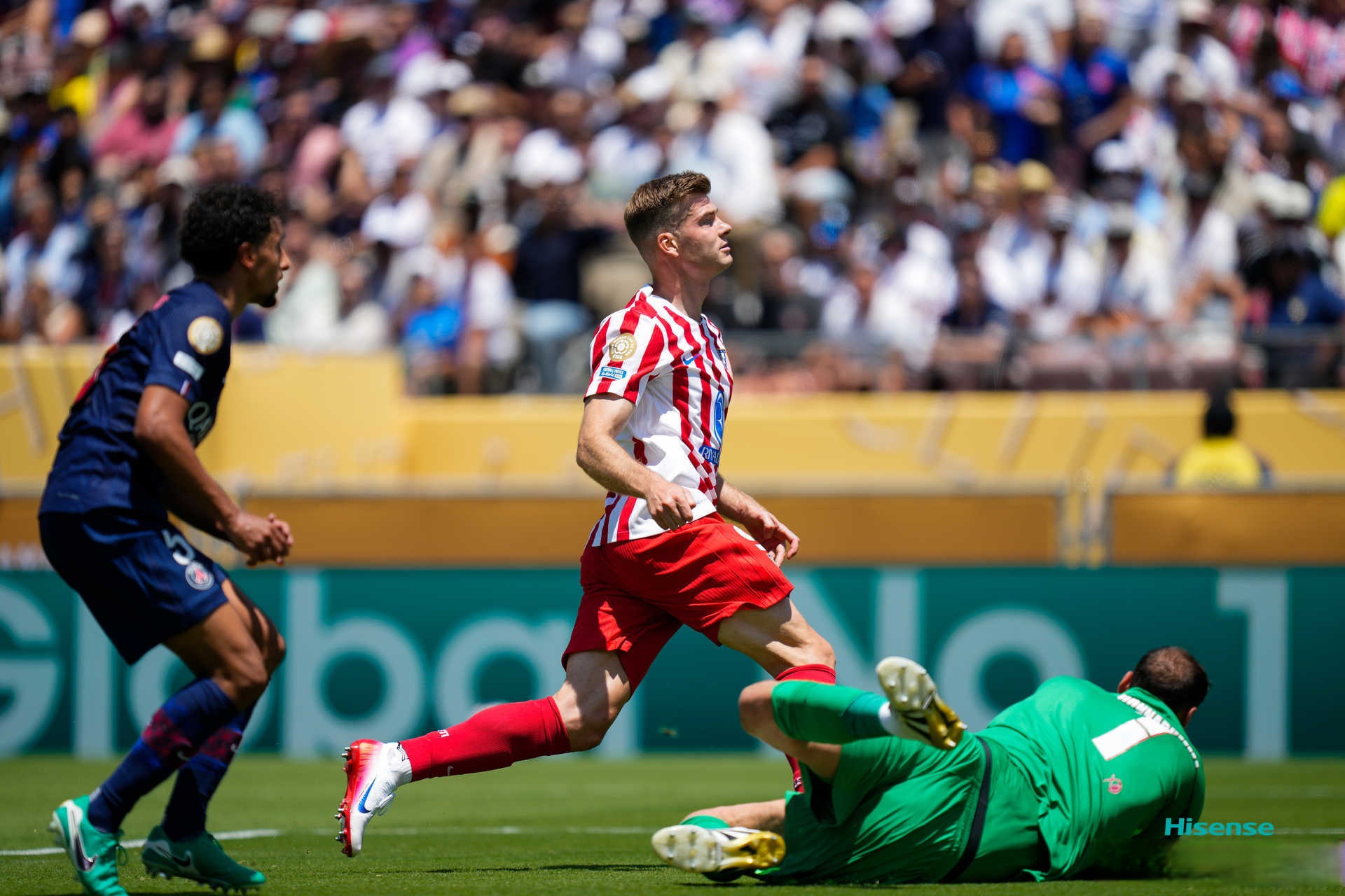 半岛体育官方入口-巴黎圣日耳曼vs埃因霍温