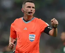 今晨布莱顿调整名单以备亚冠，篮板制胜环节打磨，目标明确，赛程密集仍需轮换